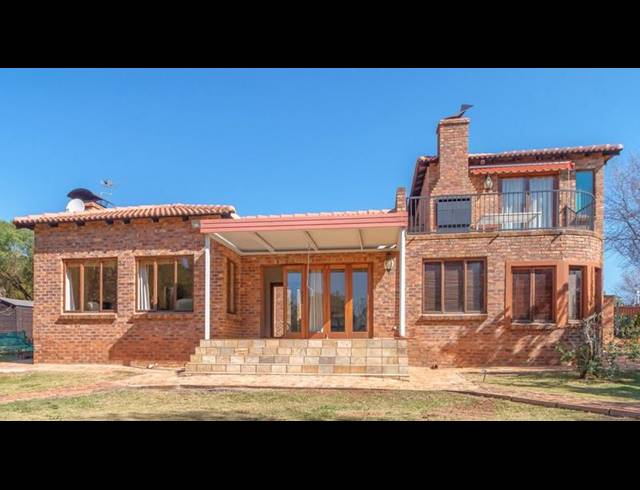 6 BEDROOM HOUSE FOR SALE IN RUIMSIG